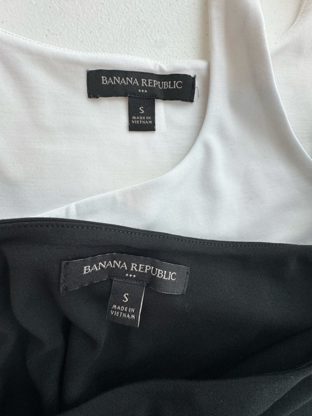 Banana Republic Set of 2 Bodysuits Black & White Sleeveless Stretch Small NWOT - Picture 5 of 8